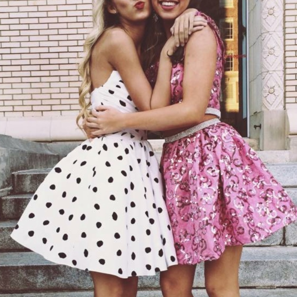 ⚫️polka dot SHERRI HILL⚫️ NEW
